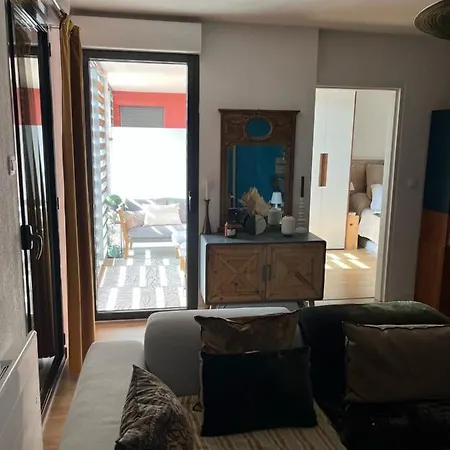 Charming 48 M With Balcony Near Downtown * 보르도